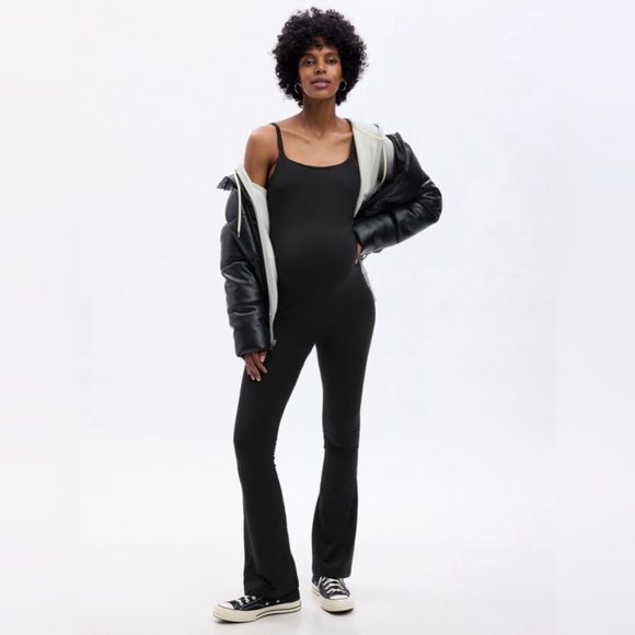 GAP Pants - NWT. Gap maternity flare jumpsuit. “True black”. Size medium.